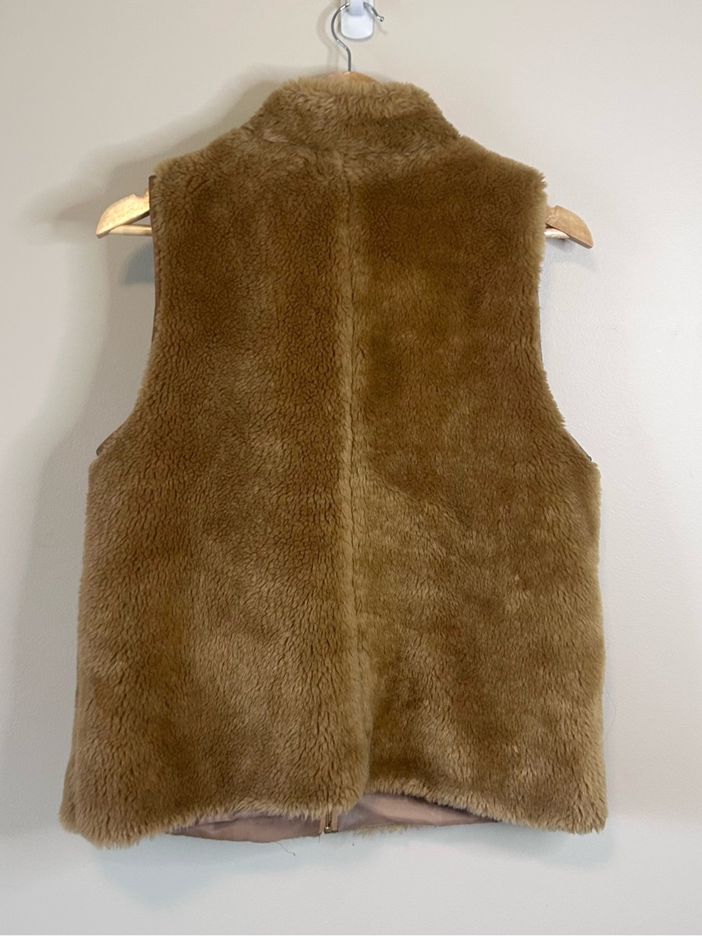J. Crew Camel Brown Faux Fur Full Zip Sleeveless Vest Jacket Size Medium - Picture 5 of 6